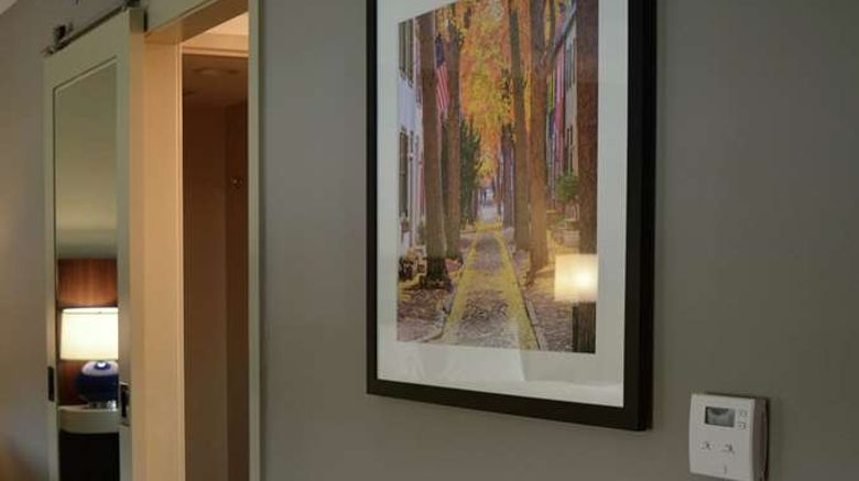<b>Hampton Inn & Suites Philadelphia/Media Room</b>. Images powered by <a href="https://iceportal.shijigroup.com/" title="IcePortal" target="_blank">IcePortal</a>.