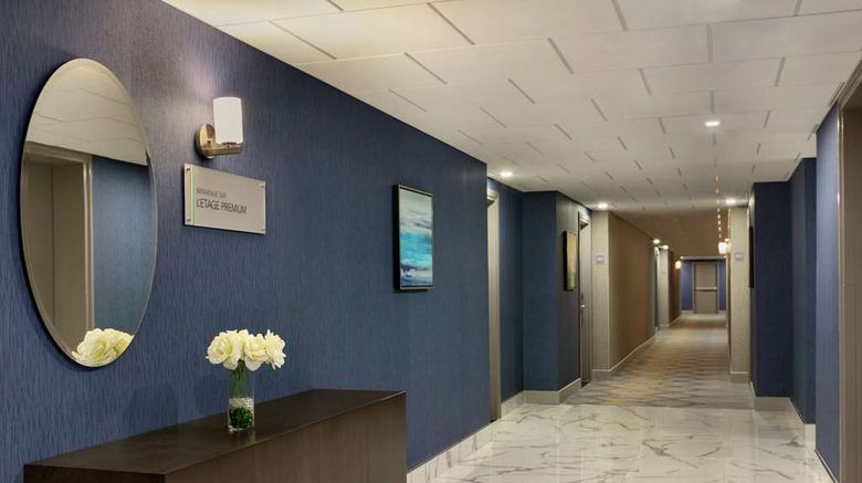 <b>Embassy Suites by Hilton Montreal Arpt Room</b>. Images powered by <a href="https://iceportal.shijigroup.com/" title="IcePortal" target="_blank">IcePortal</a>.