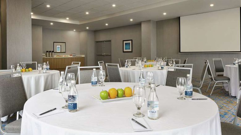 <b>Embassy Suites by Hilton Montreal Arpt Meeting</b>. Images powered by <a href="https://iceportal.shijigroup.com/" title="IcePortal" target="_blank">IcePortal</a>.