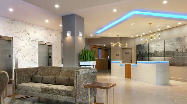 Embassy Suites by Hilton Montreal Arpt Lobby