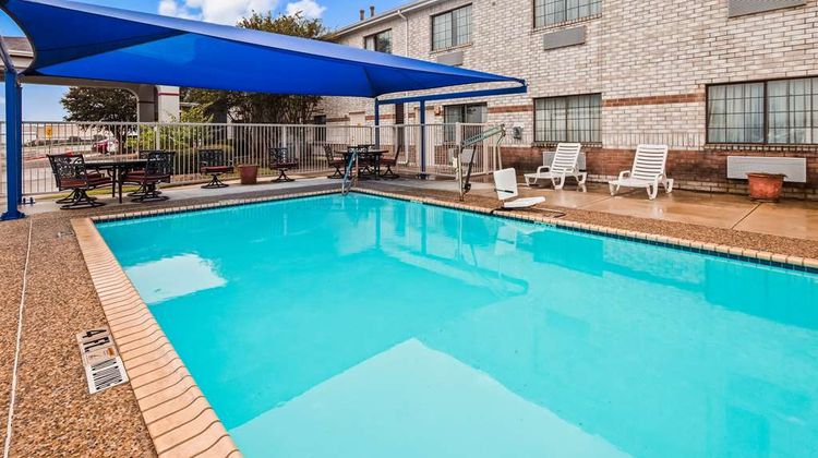 SureStay Plus Hotel San Antonio Airport Pool