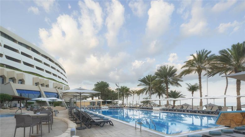 <b>Occidental Sharjah Grand Pool</b>. Images powered by <a href="https://iceportal.shijigroup.com/" title="IcePortal" target="_blank">IcePortal</a>.