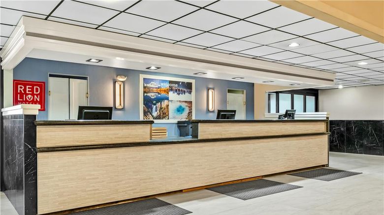 <b>Red Lion Hotel & Conference Cnt Cheyenne Lobby</b>. Images powered by <a href="https://iceportal.shijigroup.com/" title="IcePortal" target="_blank">IcePortal</a>.