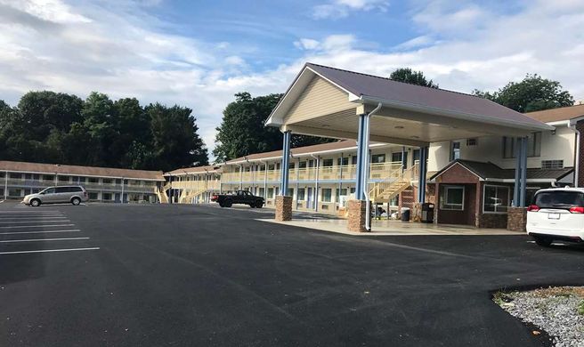 Days Inn by Wyndham Harpers Ferry Exterior