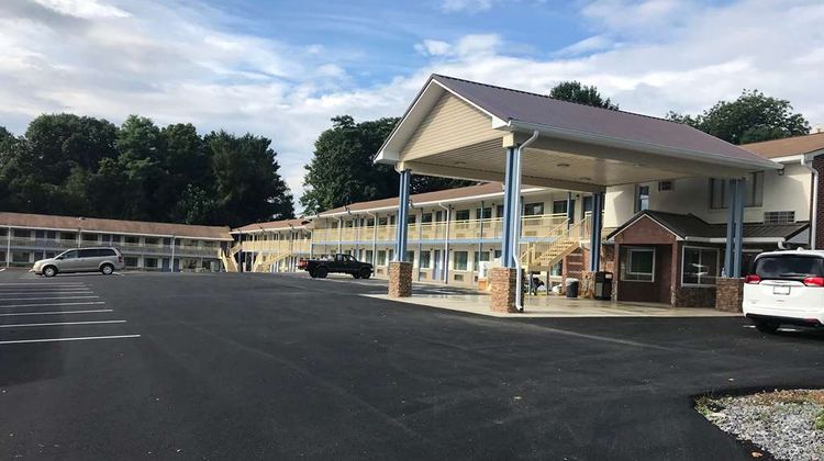 Days Inn by Wyndham Harpers Ferry Exterior