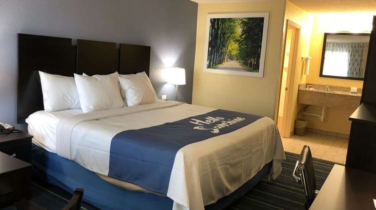 Days Inn by Wyndham Harpers Ferry Room