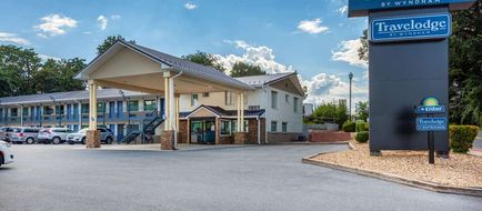 Days Inn by Wyndham Harpers Ferry Exterior