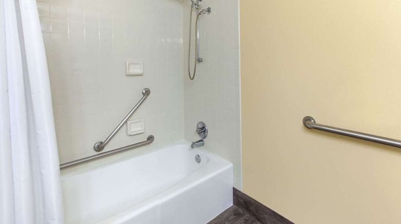 <b>Days Inn & Suites Grand Rapids near Dtwn Room</b>. Images powered by <a href="https://iceportal.shijigroup.com/" title="IcePortal" target="_blank">IcePortal</a>.