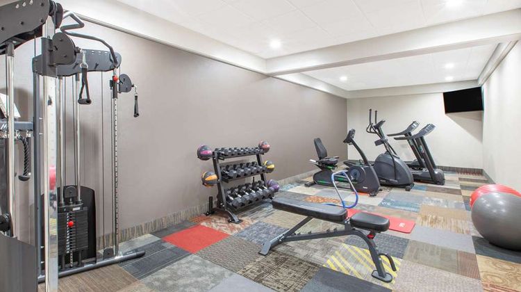 Days Inn & Suites Grand Rapids near Dtwn Health
