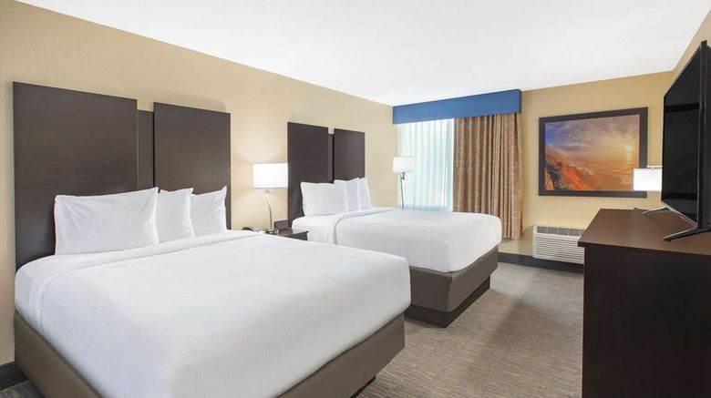 <b>Days Inn & Suites Grand Rapids near Dtwn Room</b>. Images powered by <a href="https://iceportal.shijigroup.com/" title="IcePortal" target="_blank">IcePortal</a>.