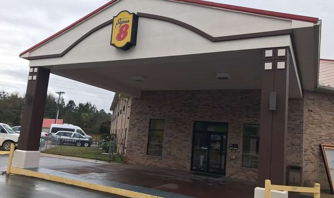 Super 8 Motel Exterior