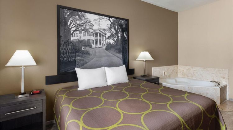 Super 8 Motel Suite