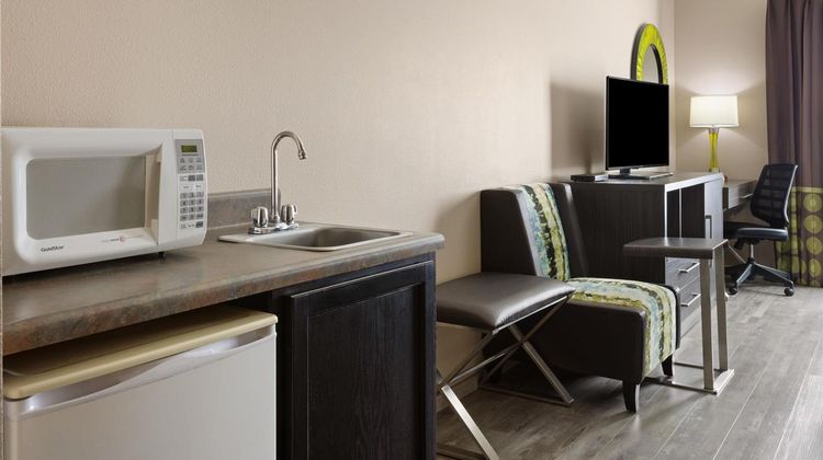 Super 8 Motel Suite