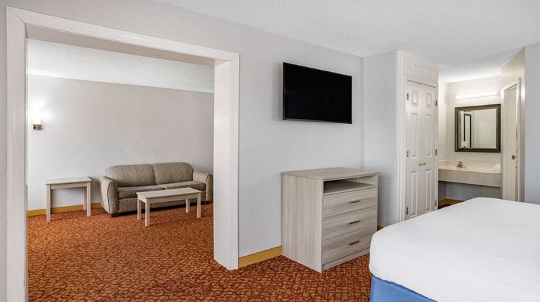 <b>Days Inn Williamsburg Suite</b>. Images powered by <a href="https://iceportal.shijigroup.com/" title="IcePortal" target="_blank">IcePortal</a>.