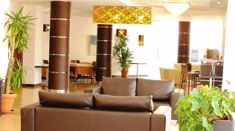 <b>Hotel For You Lobby</b>. Images powered by <a href="https://iceportal.shijigroup.com/" title="IcePortal" target="_blank">IcePortal</a>.