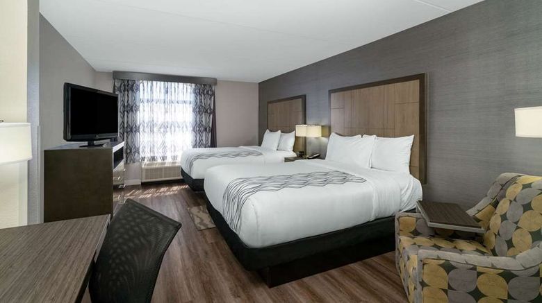 <b>La Quinta Inn & Stes Raleigh Downtown N Room</b>. Images powered by <a href="https://iceportal.shijigroup.com/" title="IcePortal" target="_blank">IcePortal</a>.