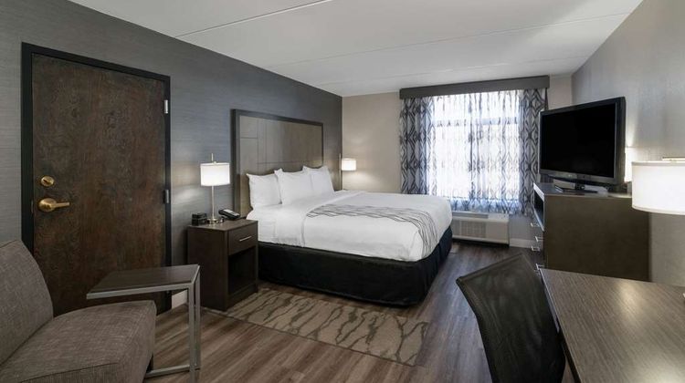 La Quinta Inn & Stes Raleigh Downtown N Room