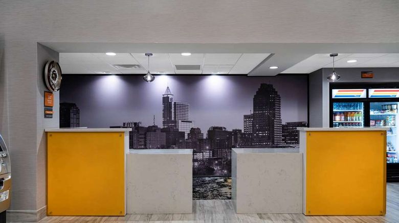 <b>La Quinta Inn & Stes Raleigh Downtown N Lobby</b>. Images powered by <a href="https://iceportal.shijigroup.com/" title="IcePortal" target="_blank">IcePortal</a>.