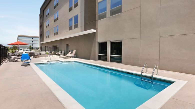 <b>La Quinta Inn & Suites, Rock Hill Pool</b>. Images powered by <a href="https://iceportal.shijigroup.com/" title="IcePortal" target="_blank">IcePortal</a>.