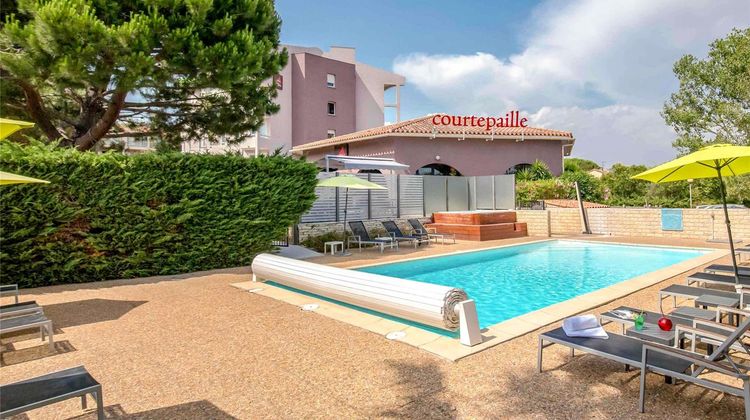 ibis Styles Frejus Saint-Raphael Pool