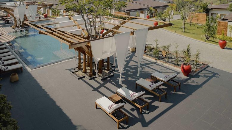 <b>Sofitel Inle Lake Myat Min Pool</b>. Images powered by <a href="https://iceportal.shijigroup.com/" title="IcePortal" target="_blank">IcePortal</a>.