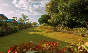 Travellers Beach Resort