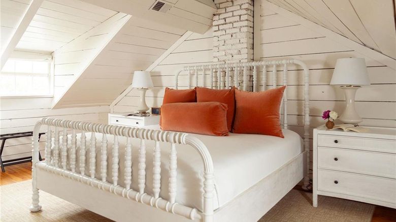 <b>The Clifton Room</b>. Images powered by <a href="https://iceportal.shijigroup.com/" title="IcePortal" target="_blank">IcePortal</a>.