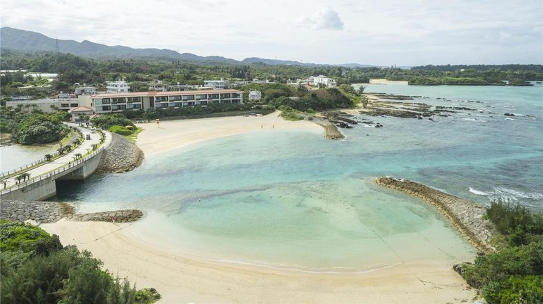 <b>Hyatt Regency Seragaki Island Okinawa Beach</b>. Images powered by <a href="https://iceportal.shijigroup.com/" title="IcePortal" target="_blank">IcePortal</a>.