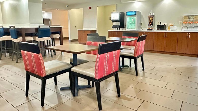 <b>Comfort Inn Ocala Restaurant</b>. Images powered by <a href="https://iceportal.shijigroup.com/" title="IcePortal" target="_blank">IcePortal</a>.