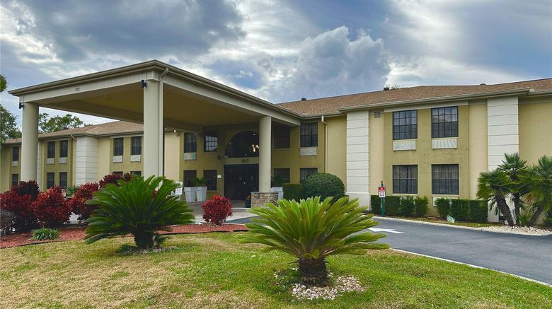 <b>Comfort Inn Ocala Exterior</b>. Images powered by <a href="https://iceportal.shijigroup.com/" title="IcePortal" target="_blank">IcePortal</a>.