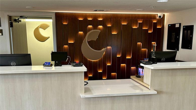 <b>Comfort Inn Ocala Lobby</b>. Images powered by <a href="https://iceportal.shijigroup.com/" title="IcePortal" target="_blank">IcePortal</a>.