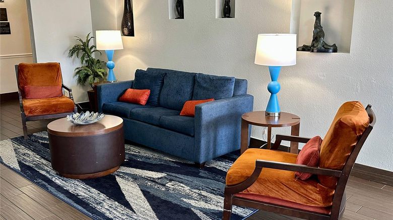 <b>Comfort Inn Ocala Lobby</b>. Images powered by <a href="https://iceportal.shijigroup.com/" title="IcePortal" target="_blank">IcePortal</a>.