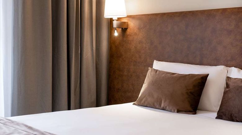 <b>Quality Hotel Toulouse Centre Room</b>. Images powered by <a href="https://iceportal.shijigroup.com/" title="IcePortal" target="_blank">IcePortal</a>.