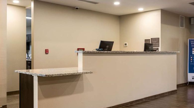 <b>Comfort Suites Brunswick Lobby</b>. Images powered by <a href="https://iceportal.shijigroup.com/" title="IcePortal" target="_blank">IcePortal</a>.