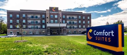 Comfort Suites Brunswick Exterior