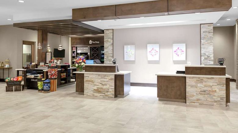 <b>Hilton Garden Inn Waco Lobby</b>. Images powered by <a href="https://iceportal.shijigroup.com/" title="IcePortal" target="_blank">IcePortal</a>.