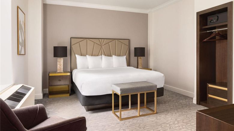 <b>Martinique New York on Broadway Room</b>. Images powered by <a href="https://iceportal.shijigroup.com/" title="IcePortal" target="_blank">IcePortal</a>.