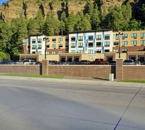 Tru by Hilton Deadwood Exterior