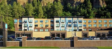 Tru by Hilton Deadwood Exterior