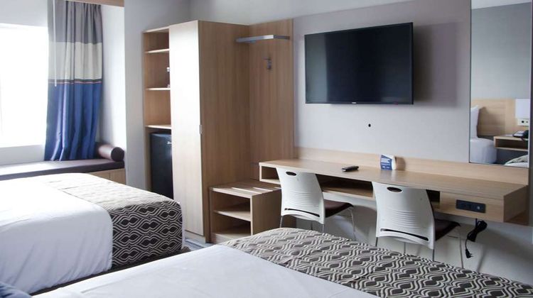 Microtel Inn & Suites by Wyndham Room