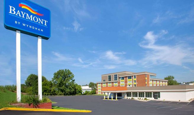 Baymont Inn & Suites Grand Rapids Exterior