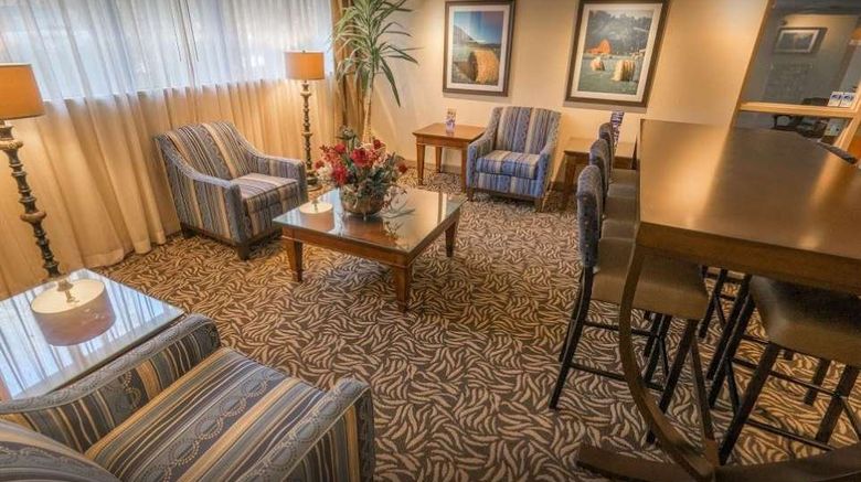 <b>Baymont Inn & Suites Groton/Mystic Lobby</b>. Images powered by <a href="https://iceportal.shijigroup.com/" title="IcePortal" target="_blank">IcePortal</a>.