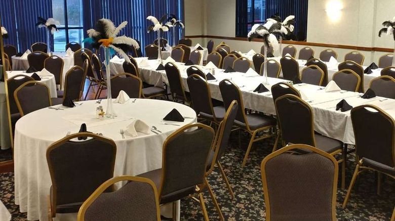 <b>Baymont Inn & Suites Groton/Mystic Ballroom</b>. Images powered by <a href="https://iceportal.shijigroup.com/" title="IcePortal" target="_blank">IcePortal</a>.