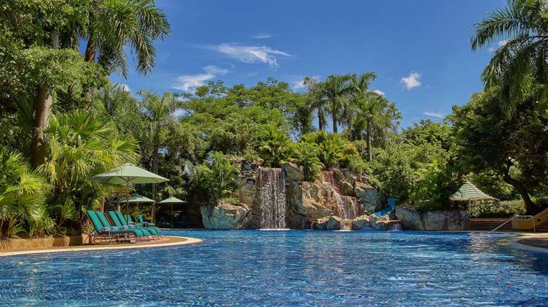 <b>Grand Lapa Macau Pool</b>. Images powered by <a href="https://iceportal.shijigroup.com/" title="IcePortal" target="_blank">IcePortal</a>.