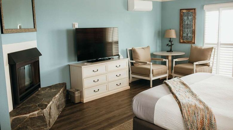 <b>Sea Otter Inn Room</b>. Images powered by <a href="https://iceportal.shijigroup.com/" title="IcePortal" target="_blank">IcePortal</a>.