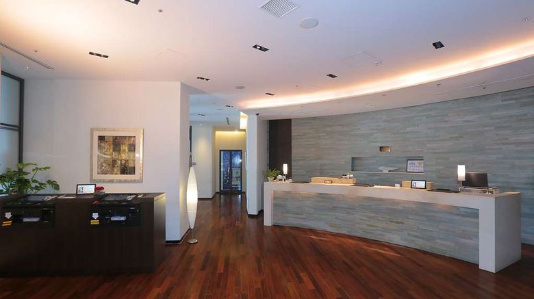 <b>Hotel Gracery Ginza Lobby</b>. Images powered by <a href="https://iceportal.shijigroup.com/" title="IcePortal" target="_blank">IcePortal</a>.