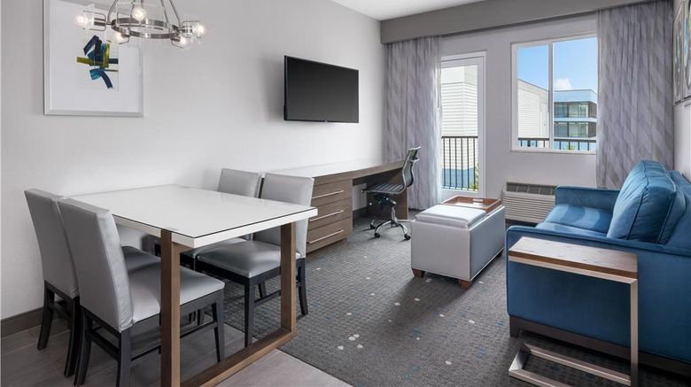 <b>Best Western Premier at Fisher's Landing Room</b>. Images powered by <a href="https://iceportal.shijigroup.com/" title="IcePortal" target="_blank">IcePortal</a>.