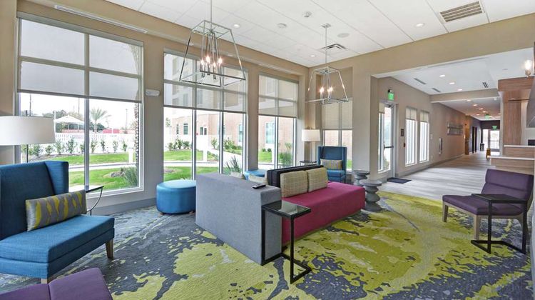 Hilton Garden Inn Houston Hobby Airport Lobby
