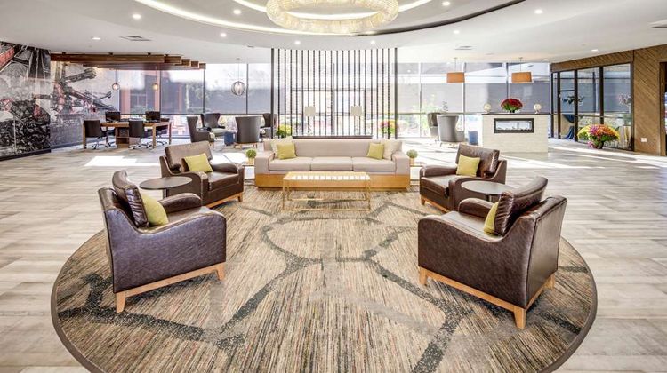 DoubleTree by Hilton Huntington Lobby