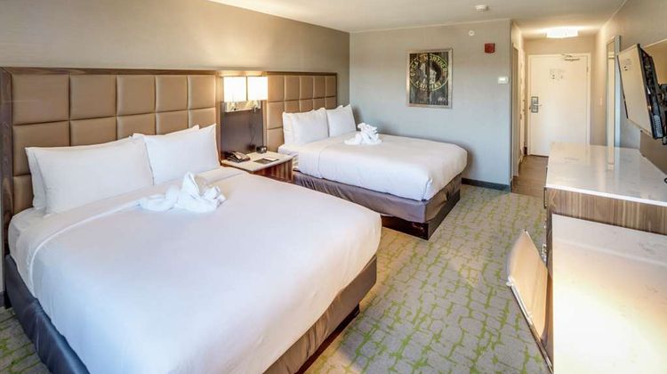 DoubleTree by Hilton Huntington Room